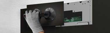 LG LASA136BPND, Arbeit an einem Modul auf der Rückseite