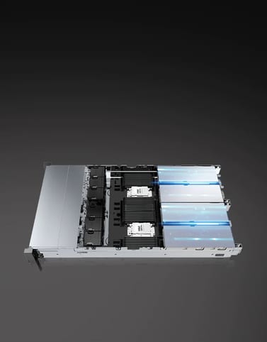 xFusion FusionServer 2288 V8, geöffnetes Gehäuse mit zwei Prozessoren