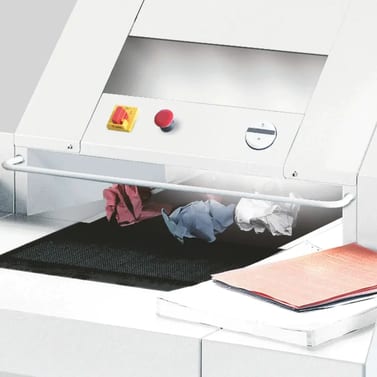 IDEAL Aktenvernichter 4108 CC, Einzugstisch und Bedienelemente