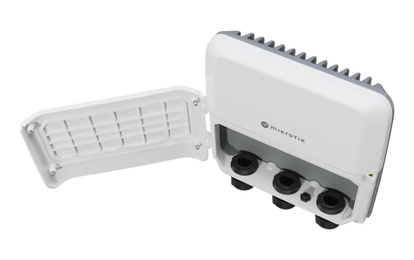 1549283_2 - Mediatech MikroTik RB5009UPR+S+OUT: 9P Outdoor Router 7x1GE 1x2.5GE, 1x SFP+, 8x POE+, 130W, IP66