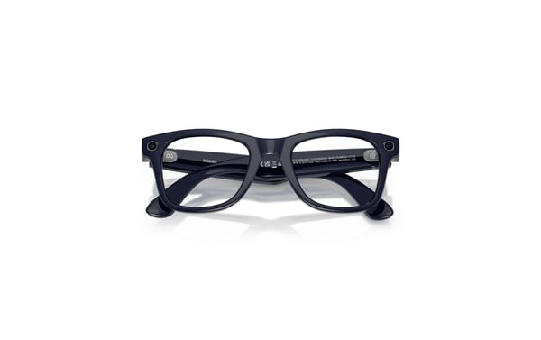 Ray-Ban META AI TRANSITION WAYFARER Sonnenbrille, Shiny Cosmic Blue, LENS Sapph
