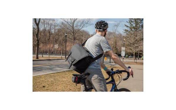 2259447_6 - Mediatech Tenba DNA 16 DSLR Messenger Schwarz