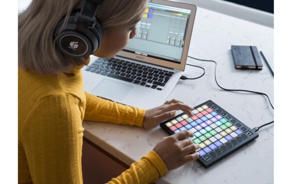 Novation LaunchPad Mini MKIII Mini-Pad Controller mit 64-Tasten Matrix