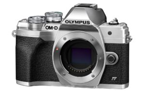Olympus E-M10 Mark IV Body silber nur Body, ohne Objektiv!