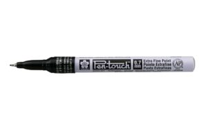 Sakura Lackmarker Pen-Touch Extrafein 0.7mm Wasserfest, Lichtbeständig, Farbe: Schwarz