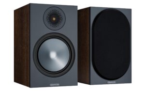 Monitor Audio Bronze 100, Regallautsprecher Paar, Walnuss, 8 Ohm, 100 Watt RMS kaufen Schweiz | Mediatech.ch