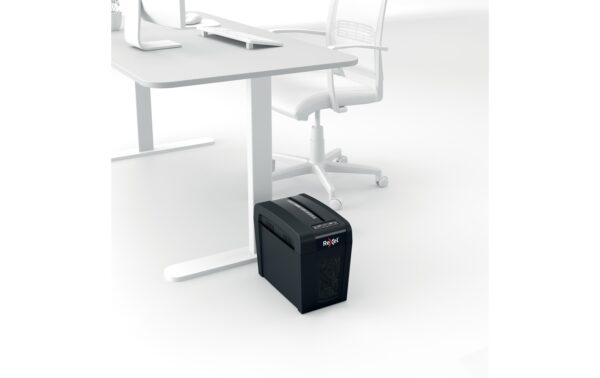 1202634_1 - Mediatech Rexel Aktenvernichter Secure X6-SL 6 Blätter, P-4