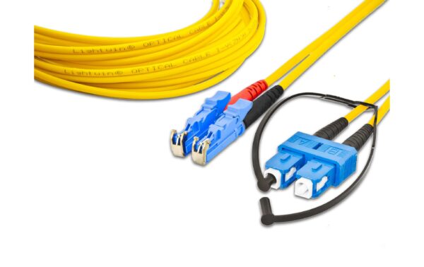 1215868 - Mediatech Lightwin LWL HQ Duplex Patchkabel, LSH, 3m Singlemode OS2, E2000-SC kompatibel kaufen Schweiz | Mediatech.ch