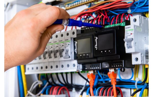 Shelly Pro 4PM LAN und WiFi-DIN-Rail Switch LAN und WLAN 4 Kanal Schaltaktor, Bluetooth