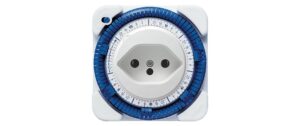 Theben Steckdosen-Zeitschaltuhr 24h 27 Weiss, IP20, T12/T13 kaufen Schweiz | Mediatech.ch