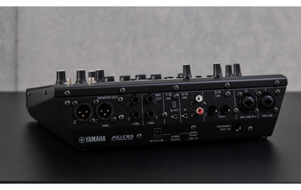 Yamaha AG08 BL 8-Kanal All-in-One Streaming Mixer, schwarz