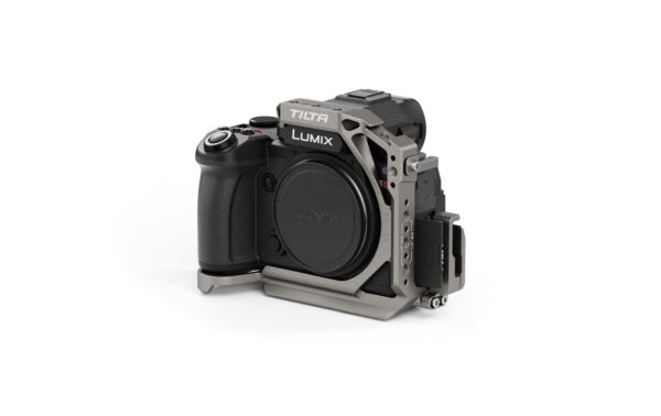 1564630 - Mediatech Tilta Half Camera Cage for Panasonic S5 II/IIX, Titanium Gray kaufen | Mediatech.ch