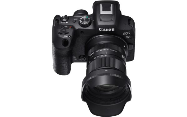 Sigma 18-50mm f / 2.8 DC DN Canon RF CH-Garantie