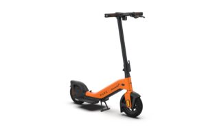 Pure x McLaren, Papaya mit Strassenzulassung