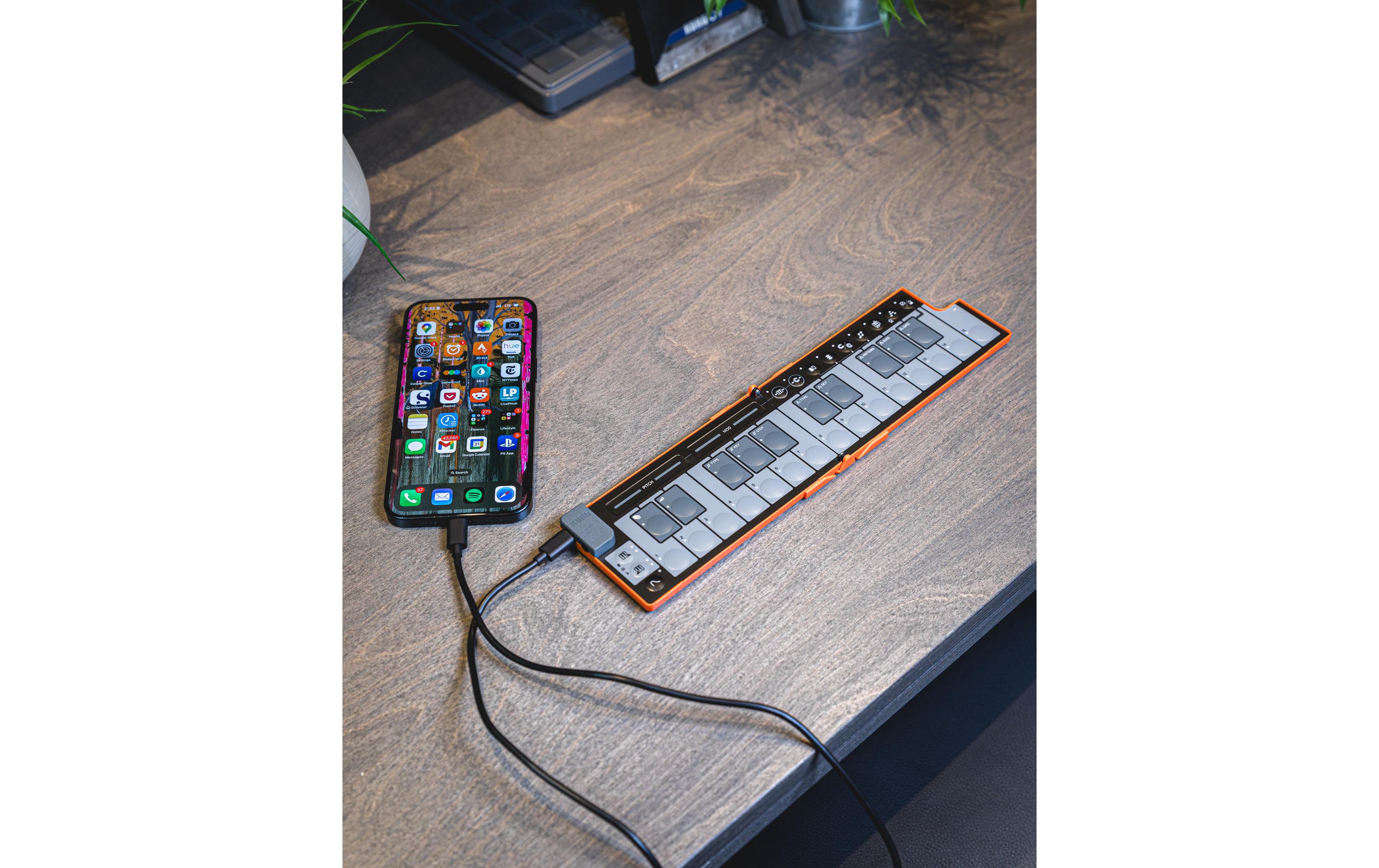 1813458_8 - Mediatech Korg nanoKEY Fold Alpine Green Ltd. USB-Controller, 25 Tasten, grün, faltbar