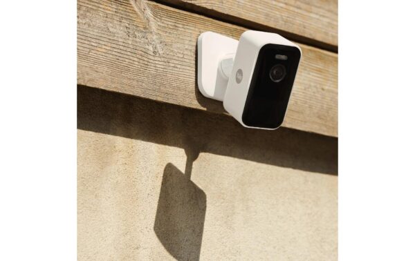 Yale Outdoor WiFi Camera Solar KIT SV-OC-1A-W + SV-SPC3W-1A-W