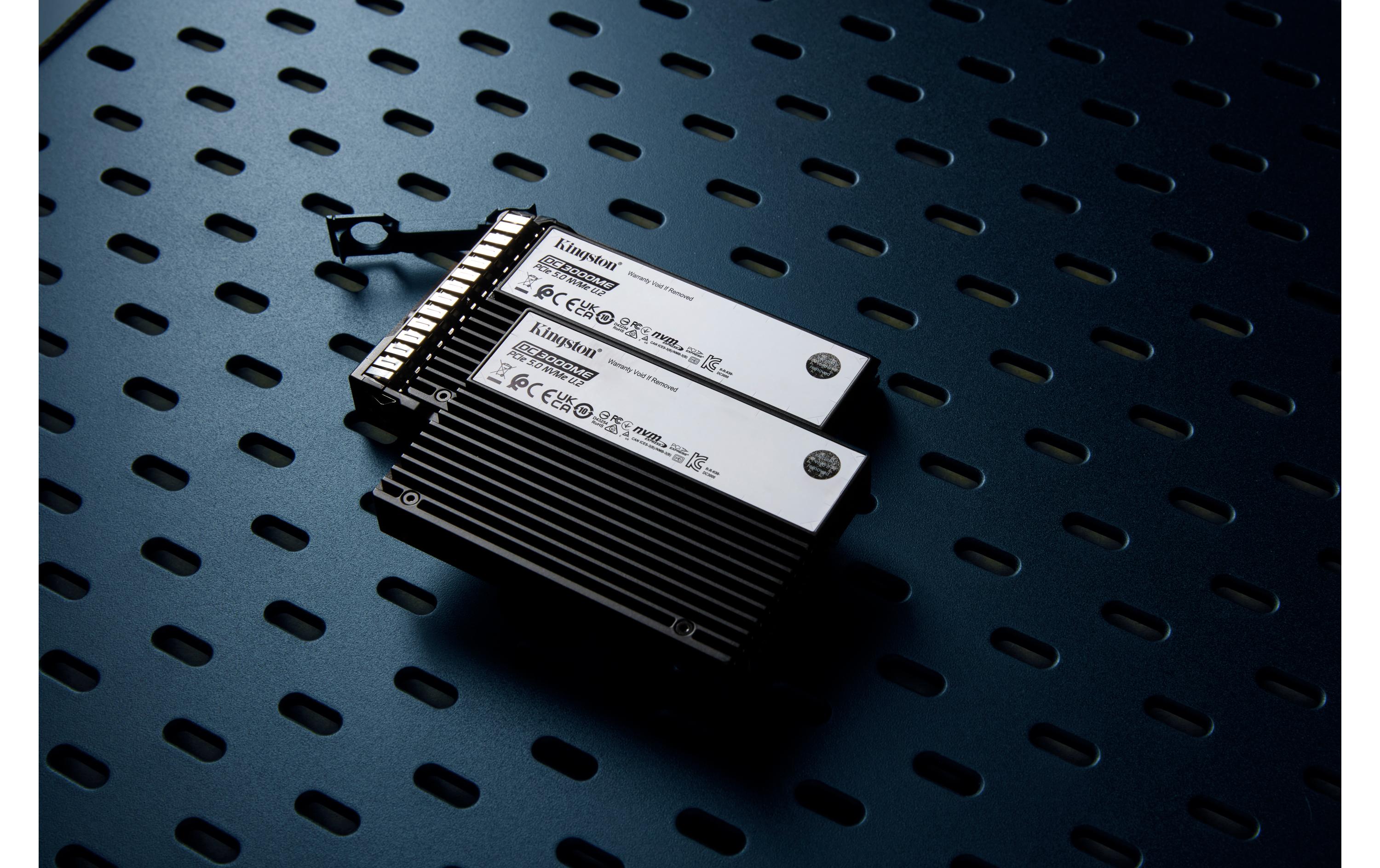 1868316_4 - Mediatech SSD Kingston Enterprise DC3000ME 7680GB U.2, PCIe NVMe Gen5 x4, 14000MB/s,10000MB/s