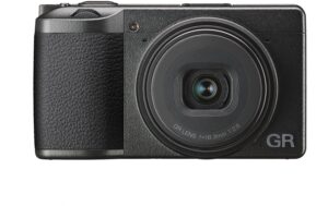 Ricoh GR III schwarz Kompaktkamera mit APS-C Sensor
