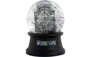 Wednesday - Schneekugel Fanartikel aus dem Wednesday-Universum