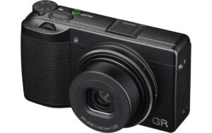 Ricoh GR IIIx Urban Edition Kit Kompaktkamera mit APS-C Sensor