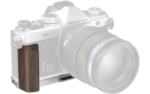 SmallRig L-Grip with Wooden Handle for OM SYSTEM OM-3 kaufen Schweiz | Mediatech.ch