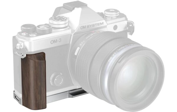 1966031 - Mediatech SmallRig L-Grip with Wooden Handle for OM SYSTEM OM-3 kaufen Schweiz | Mediatech.ch