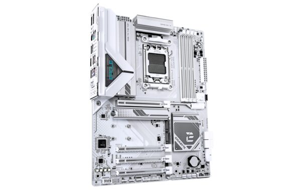 1975386_2 - Mediatech Gigabyte B850 EAGLE WF7 ICE, ATX AM5, AMD B850, 4x DDR5, PCIe 5.0, WIFI7