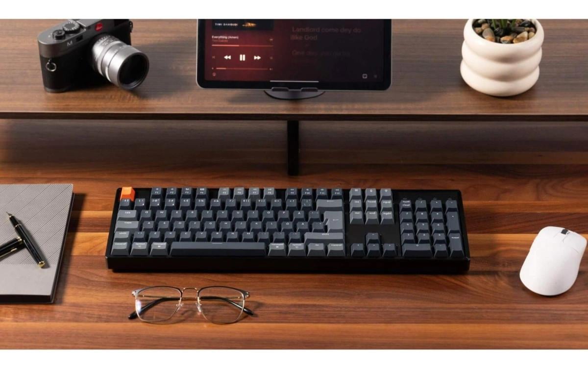 1990840_4 - Mediatech Keychron K10 QMK v2 Red Switch, CH CH QWERTZ, ISO