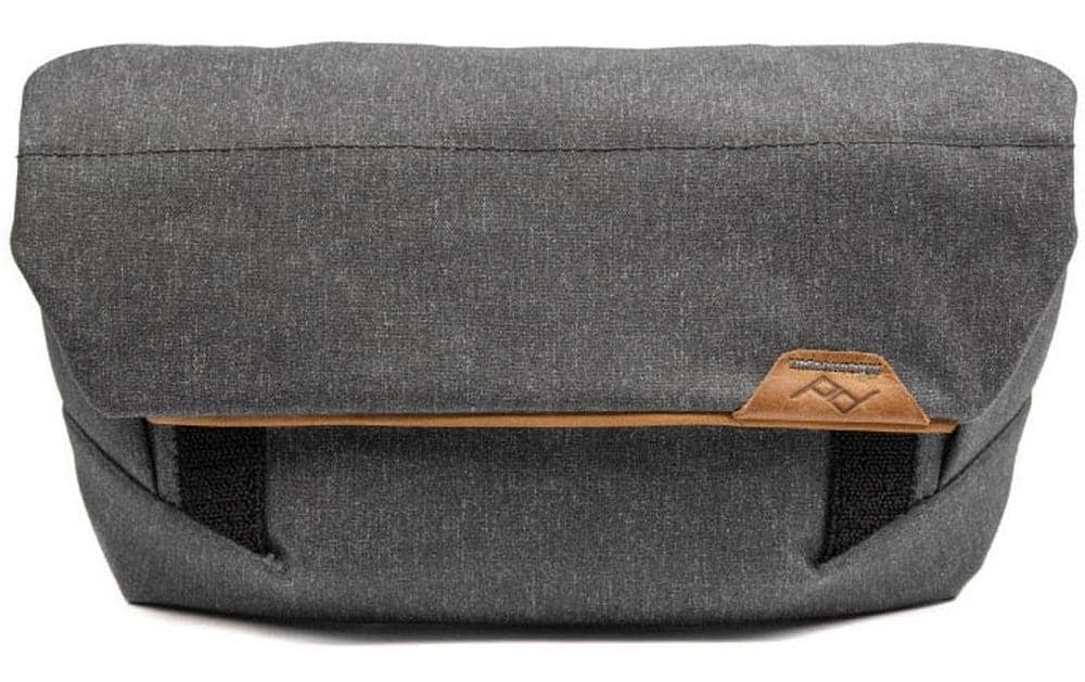 2045720_2 - Mediatech Peak Design Field Pouch v3 charcoal