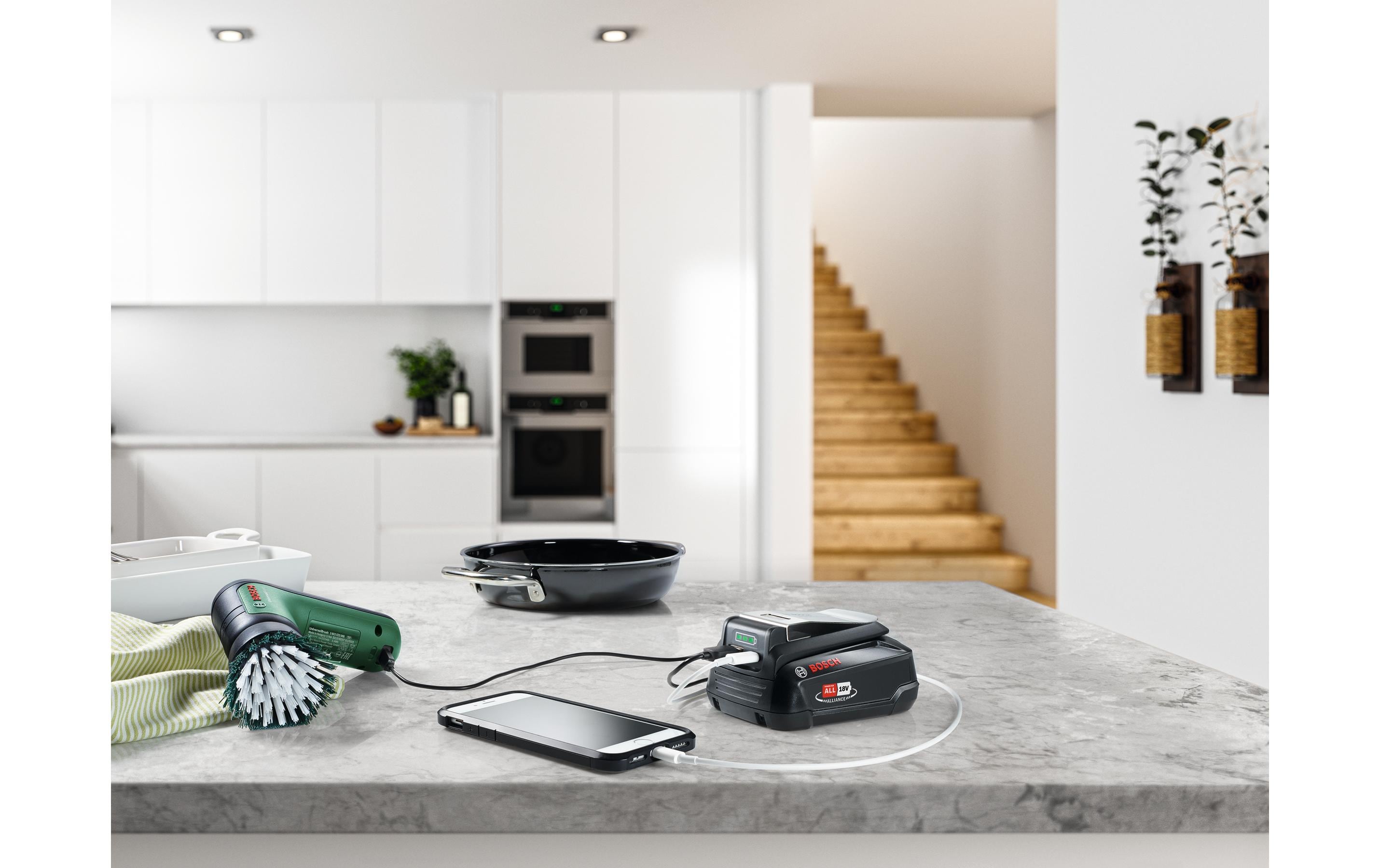 2103301_2 - Mediatech Ladegerät UniversalUSB 18V-45
