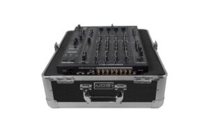 UDG Gear UDG U93021SL Ultimate Carbon Flight Case M Multiformat kaufen | Mediatech.ch