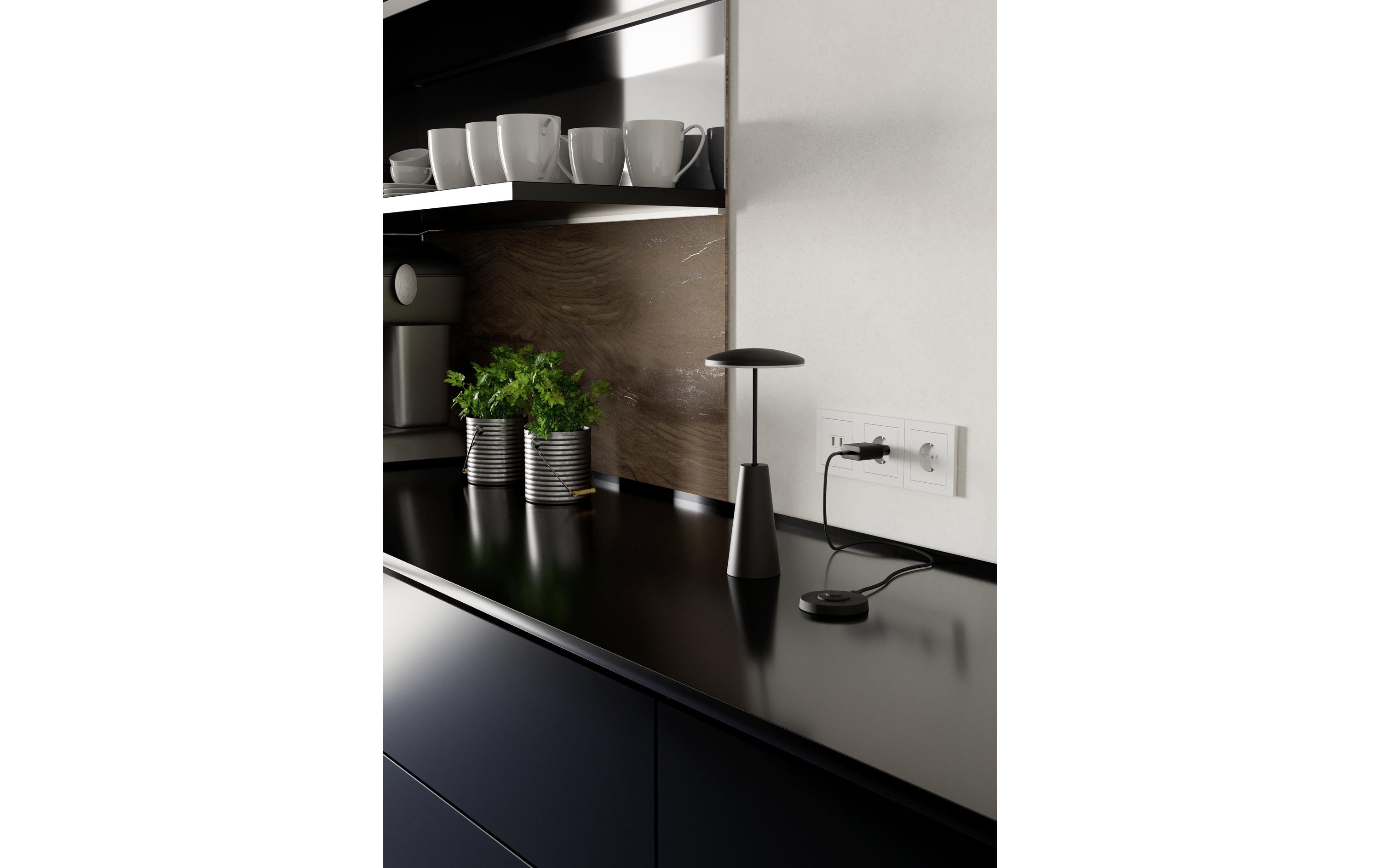 2144937_1 - Mediatech EGLO Ladegerät mit USB-C Stecker mit Kabel, schwarz