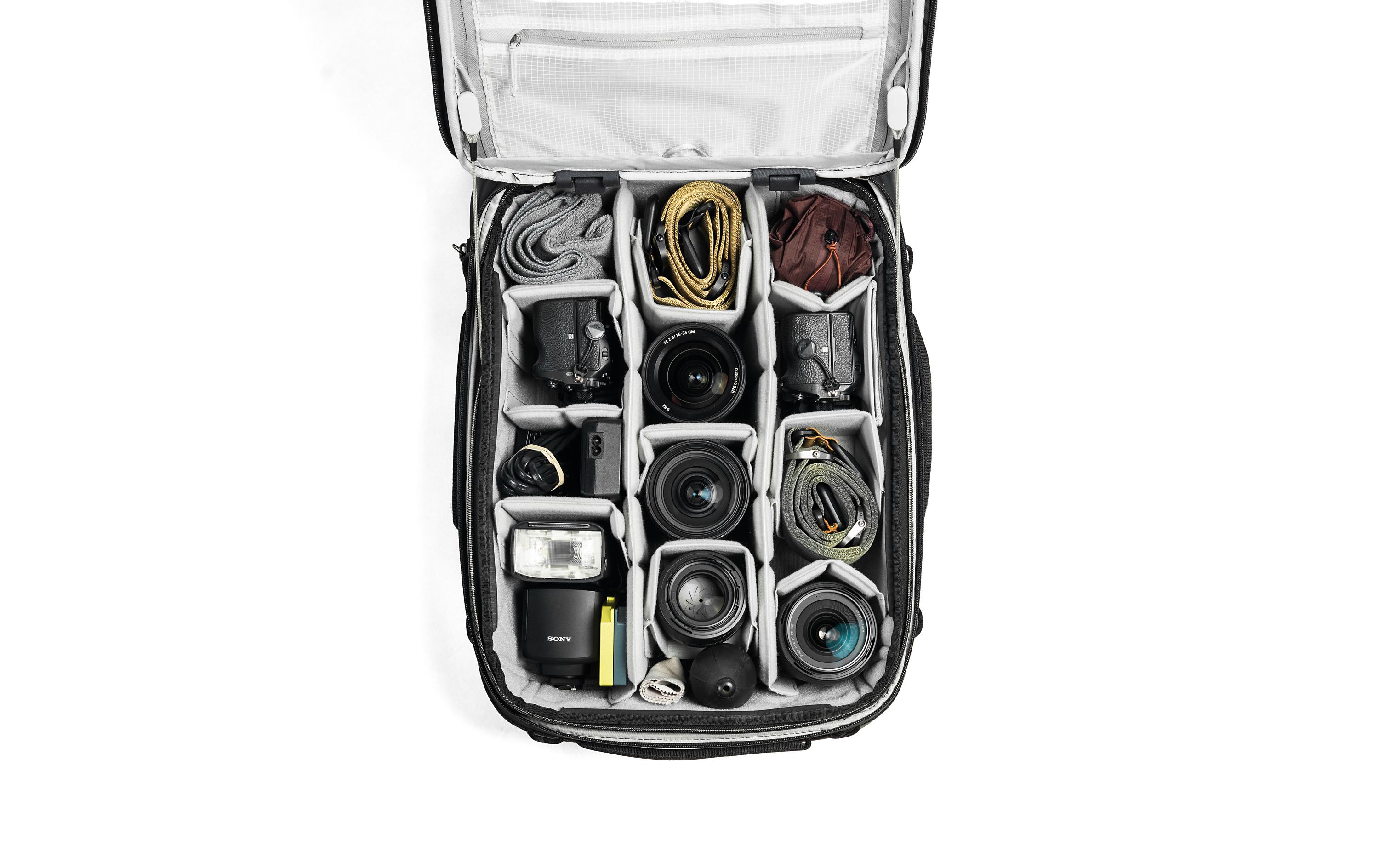 2223902_3 - Mediatech Peak Design Camera Cube v2 X-Large