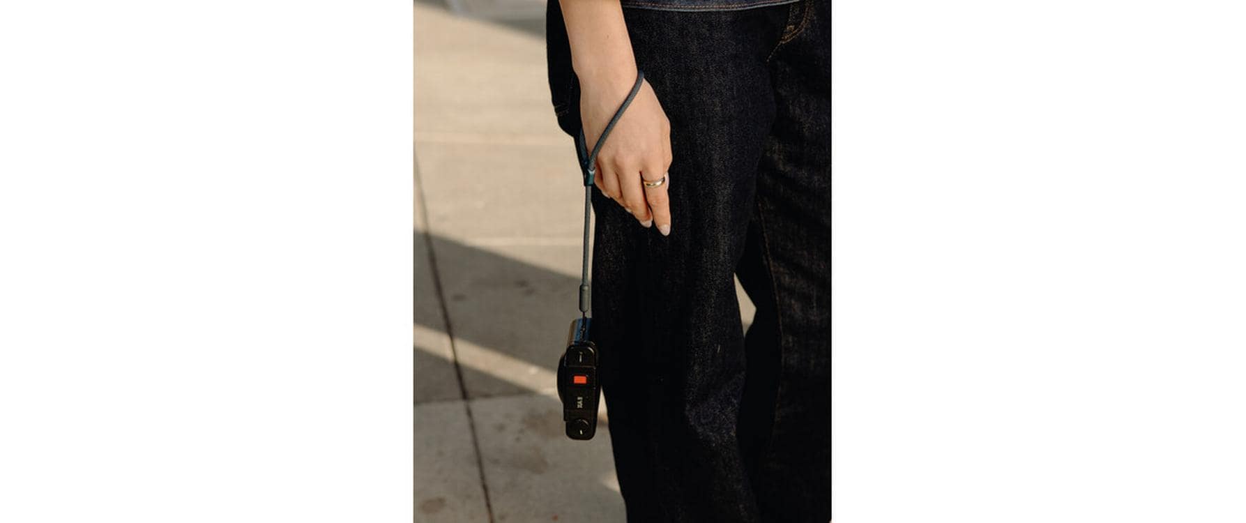 2223967_6 - Mediatech Peak Design Mobile Cuff Schwarz