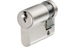 ABUS E60NP 10/30 vs. Türzylinder
