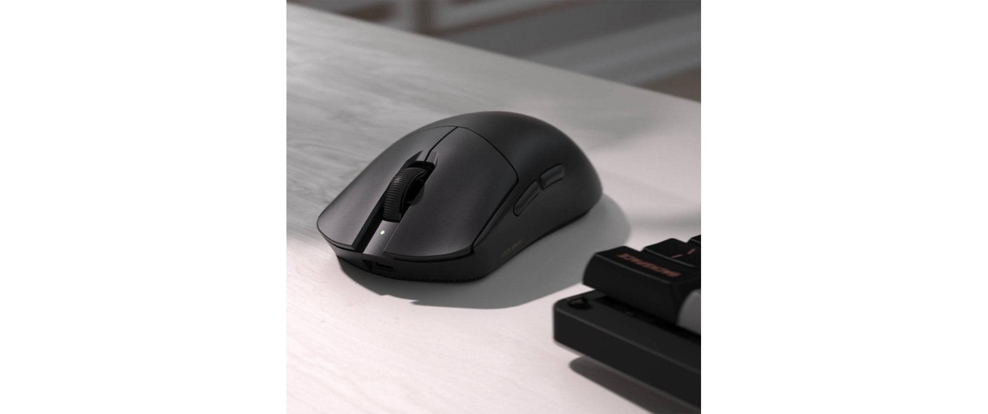 2248374_8 - Mediatech Cougar Revenger Pro 4K Schwarz
