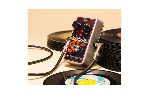 2249561_4 - Mediatech Electro-Harmonix Satisfaction Fuzz Fuzz-Pedal