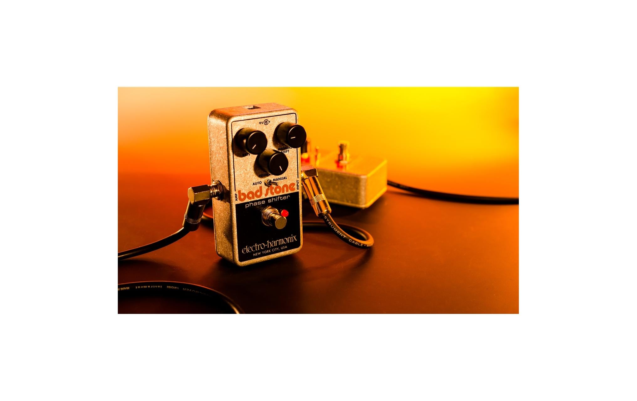 2249646_4 - Mediatech Electro-Harmonix Bad Stone Phase Shifter Analog Mono