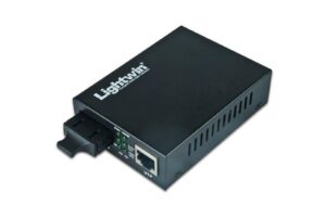 Lightwin Medienkonverter: 100Base-FX SC-Konnektor zu 100Mbps RJ45 LAN