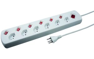 281700 - Mediatech STEFFEN Steckdosenleiste 6xT13, mit 6 Schaltern separater Hauptschalter, 1.5m Kabel kaufen | Mediatech.ch