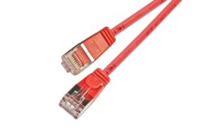 Slim Wirewin Pachkabel: U/FTP, 15cm, rot Cat.6, AWG36, 100% Kupfer, geschirmt, 4mm
