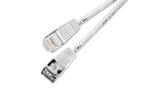 Slim Wirewin Pachkabel: U/FTP, 1m, weiss Cat.6, AWG36, 100% Kupfer, geschirmt, 4mm