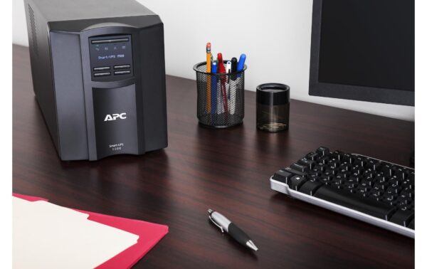 APC USV SMT1500IC, 1500VA/980W, LCD, Tower, Line-interaktiv