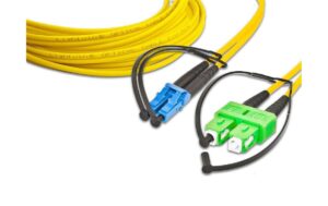 Lightwin LWL HQ Duplex Patchkabel, 2m Singlemode 9/125µm, LC-SC/APC, OS2 kaufen Schweiz | Mediatech.ch