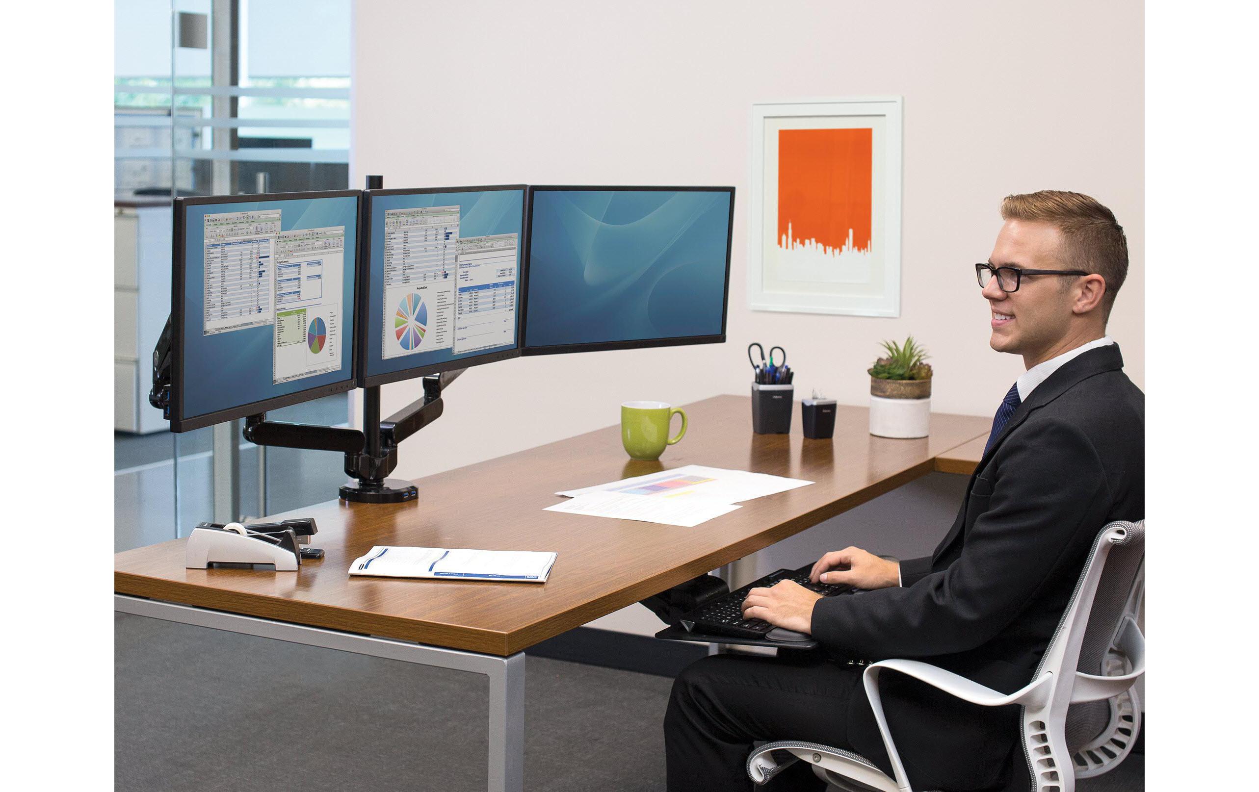 916471_1 - Mediatech Fellowes Monitorarm Professional Series Für 3 Monitore bis 9kg und 27