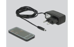 Delock 4 Port DP Switch&Verteiler 2x2 in > 1x2 out mit Fernbedienung, schwarz