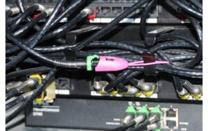 1211100_4 - Mediatech PatchSee PLUGCAP 3-Set, pink RJ-45 Schutz beim Einziehen durch Rohre