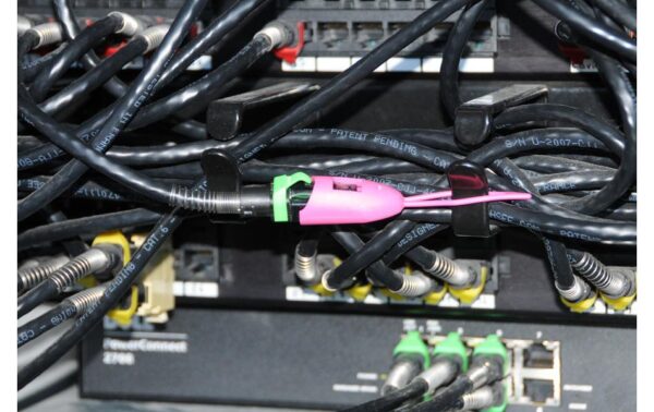 1211100_4 - Mediatech PatchSee PLUGCAP 3-Set, pink RJ-45 Schutz beim Einziehen durch Rohre