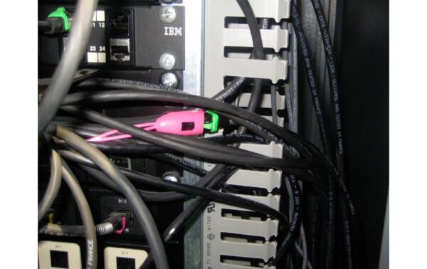 1211100_7 - Mediatech PatchSee PLUGCAP 3-Set, pink RJ-45 Schutz beim Einziehen durch Rohre