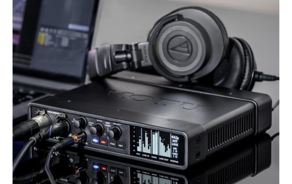 1212522_7 - Mediatech Motu UltraLite-mk5 18x22 USB audio interface
